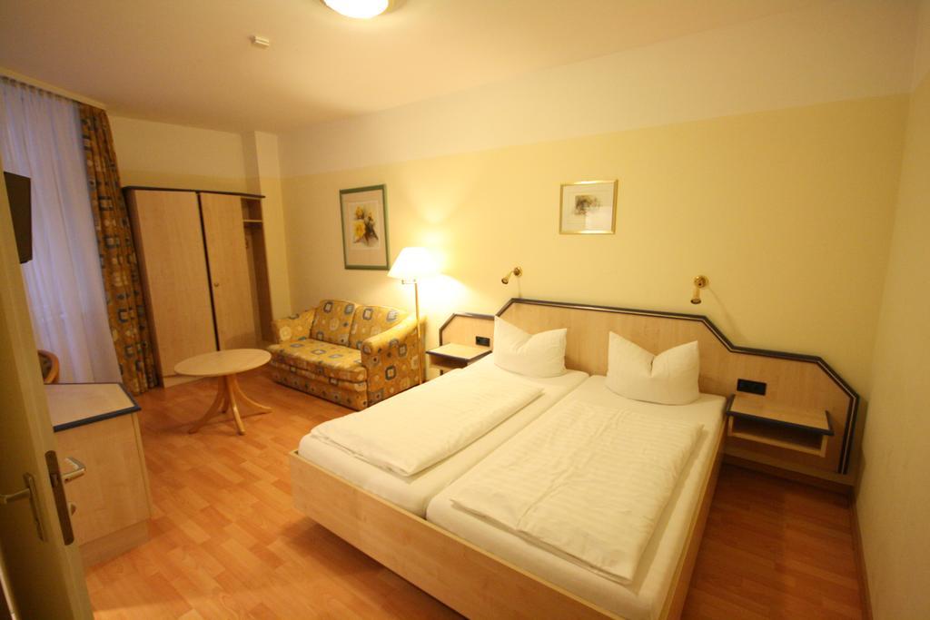 Altstadt Hotel ไฮเดลเบิร์ก ภายนอก รูปภาพ
