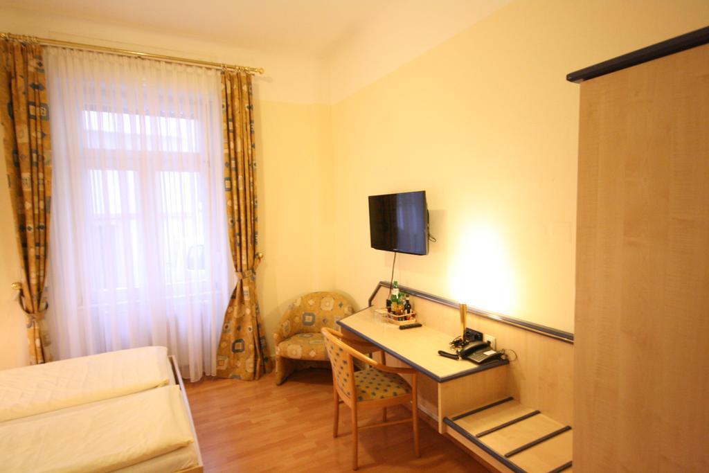 Altstadt Hotel ไฮเดลเบิร์ก ภายนอก รูปภาพ