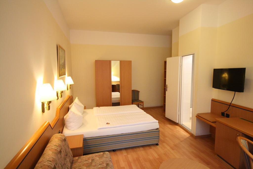 Altstadt Hotel ไฮเดลเบิร์ก ภายนอก รูปภาพ