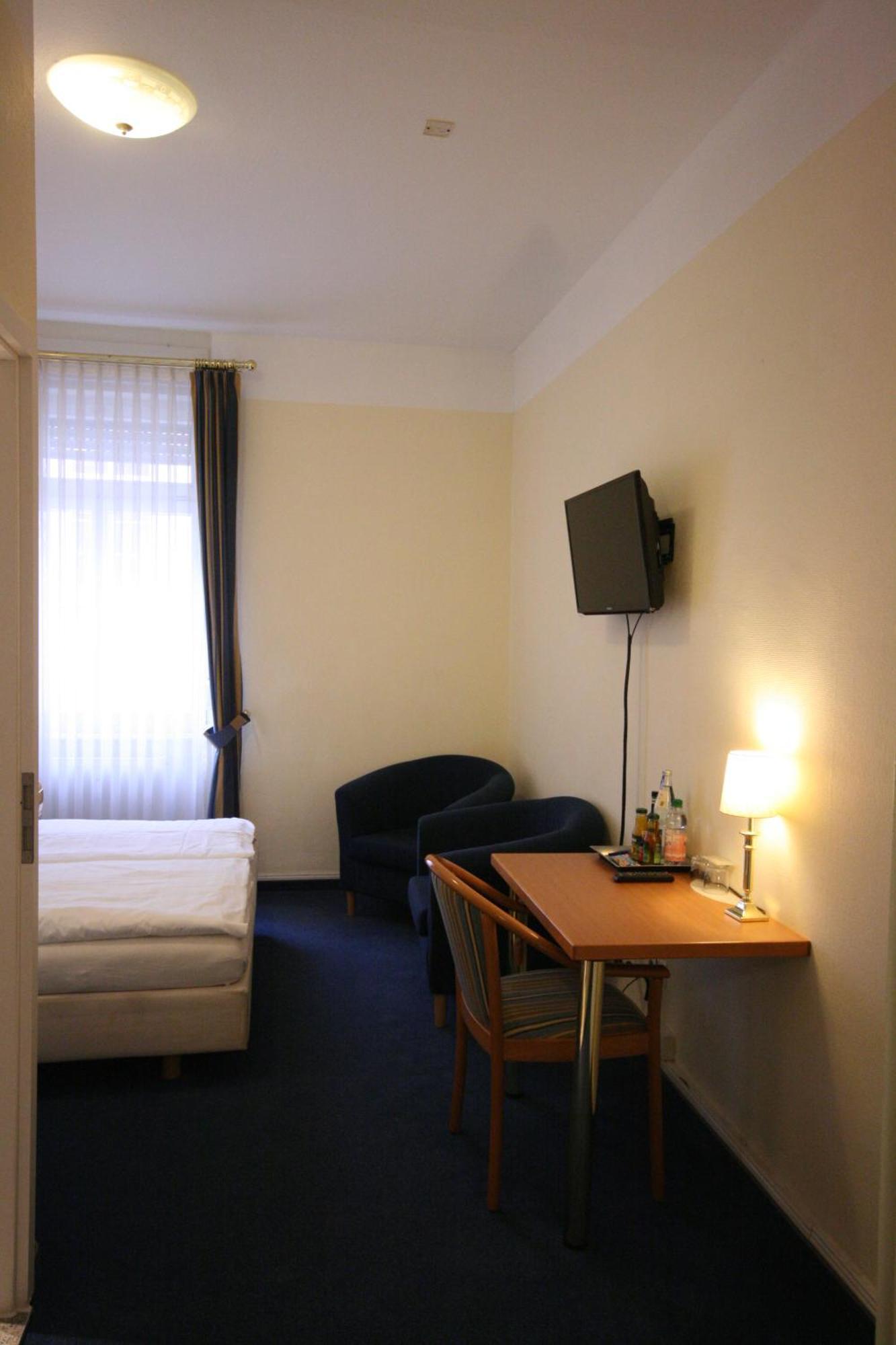 Altstadt Hotel ไฮเดลเบิร์ก ภายนอก รูปภาพ