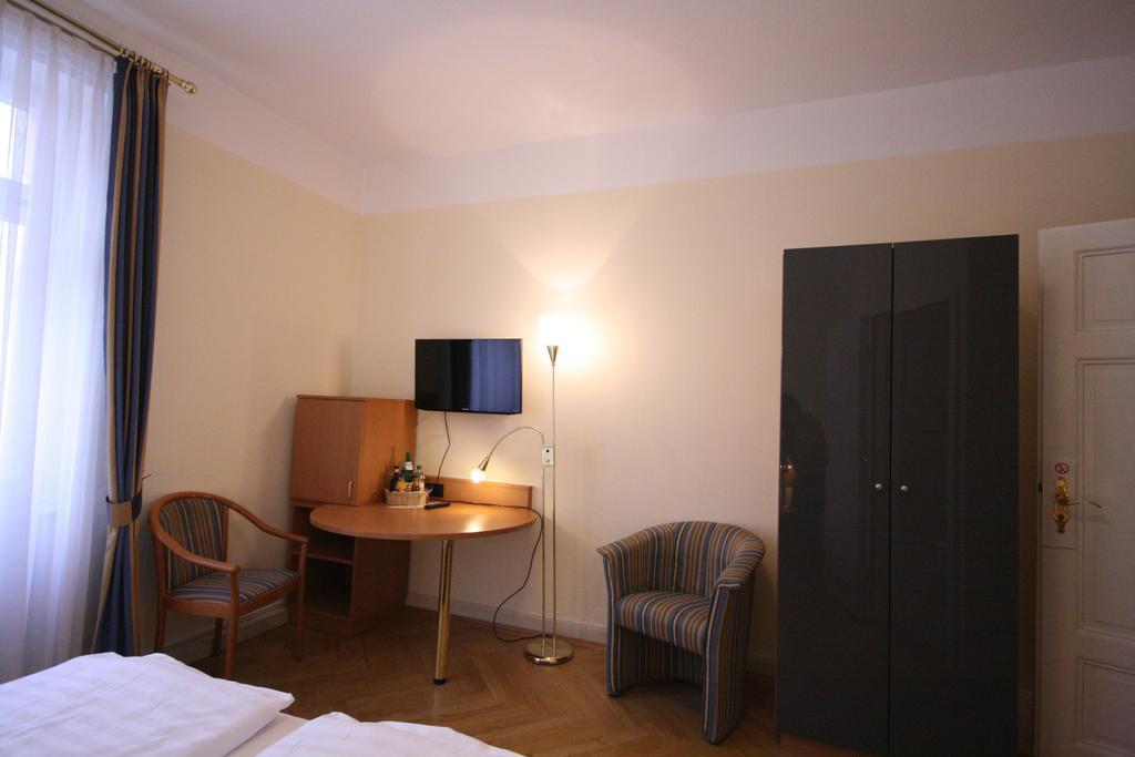 Altstadt Hotel ไฮเดลเบิร์ก ภายนอก รูปภาพ