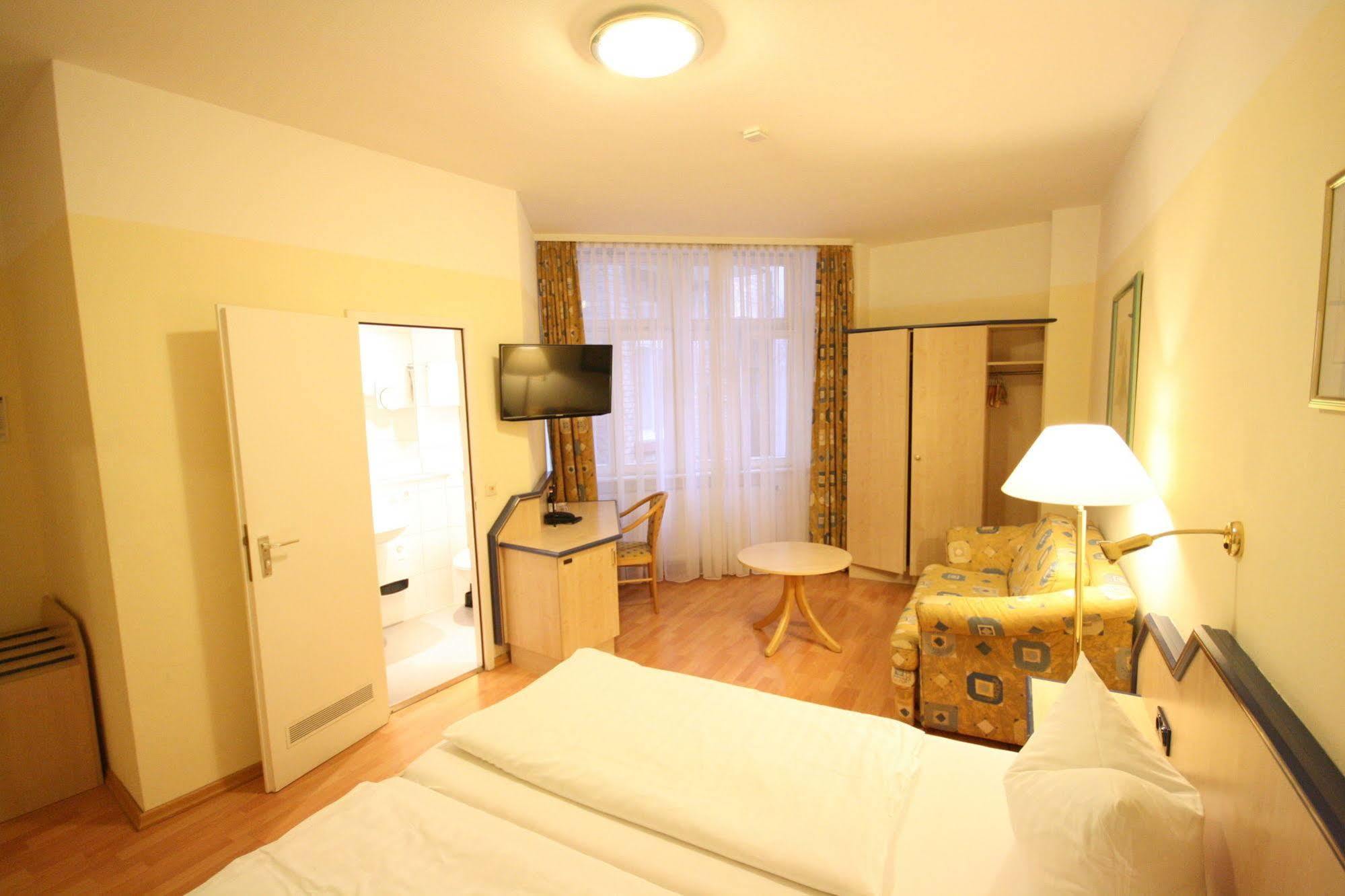Altstadt Hotel ไฮเดลเบิร์ก ภายนอก รูปภาพ