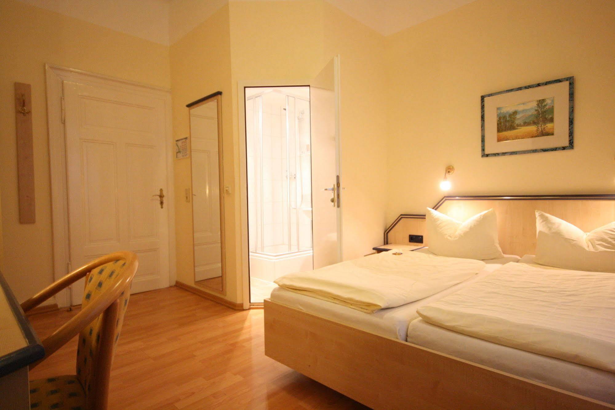 Altstadt Hotel ไฮเดลเบิร์ก ภายนอก รูปภาพ